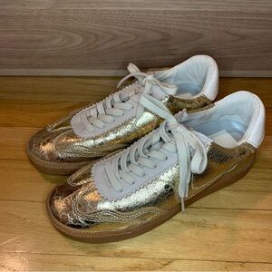 Dolce Vita Women's Notice Low Top Sneakers in Gold Distressed - Size 7